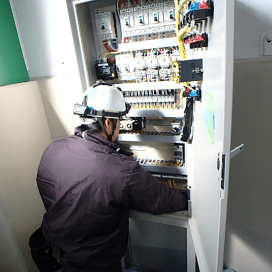 分電盤結線作業